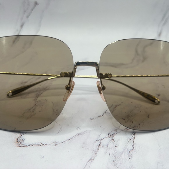 Gucci Sunglasses
GG1148S 003
Gold-Gold-Brown
Gucci sun soft padded case green main image 7